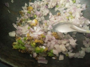 Chopped fresh pink onions