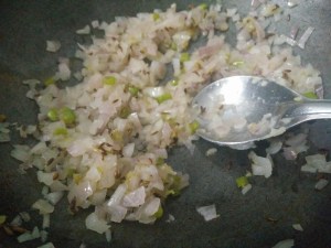 Cooked onions to transparency