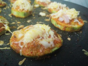 Metlted cheese topped lauki discs