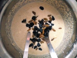 Oats, whole wheat, raisins and milk